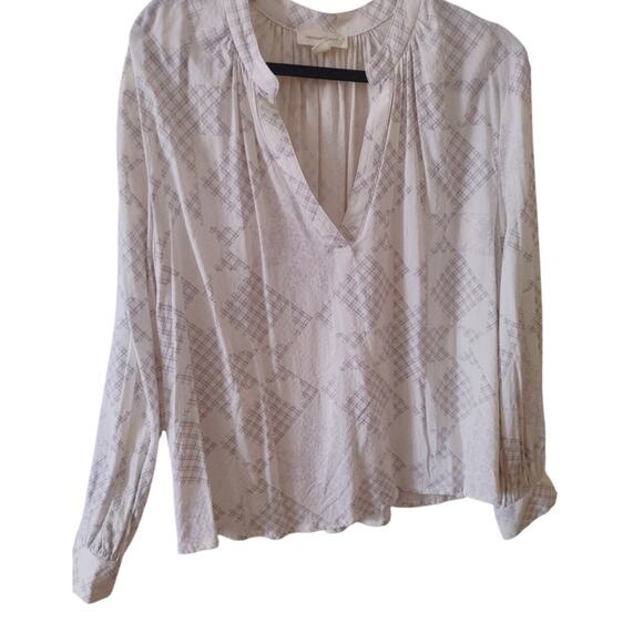 Treasure & Bond Top Blouse V-Neck Geometric Viscose White Gray Large - Picture 1 of 4